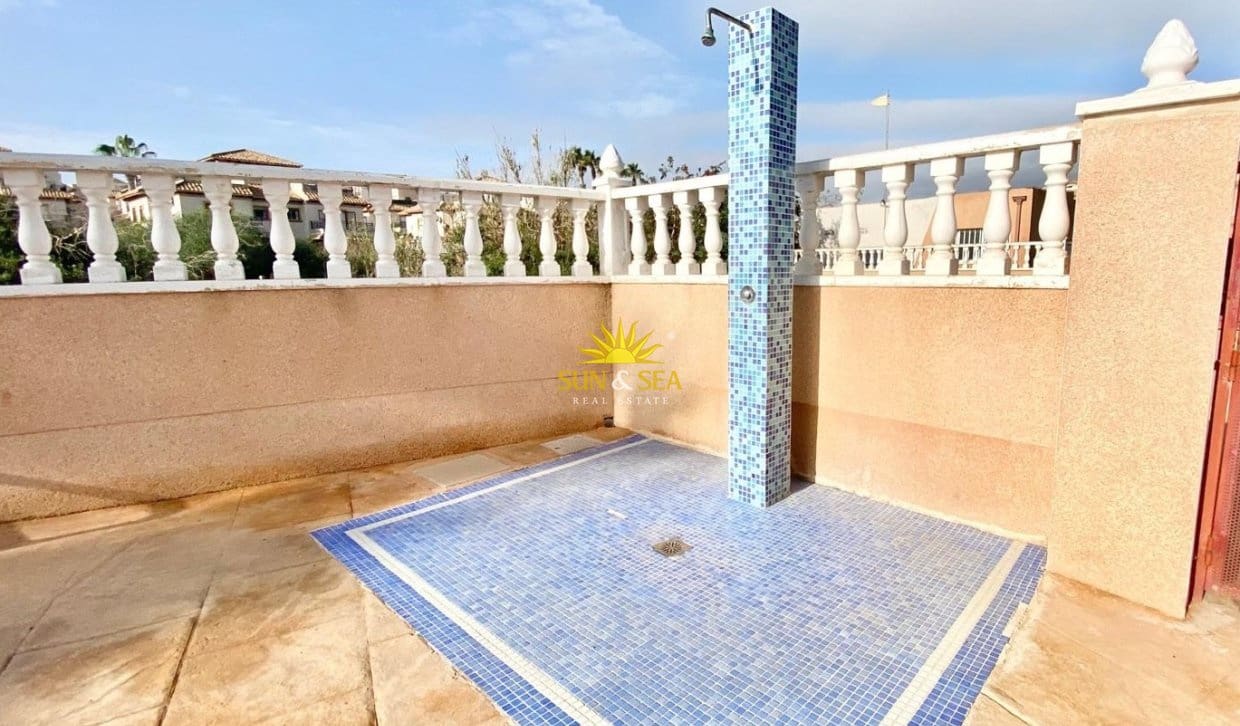 3 sypialnia Willa na sprzedaż w Playa Flamenca z basenem garażem - 284 000 € (Ref: 10009482)