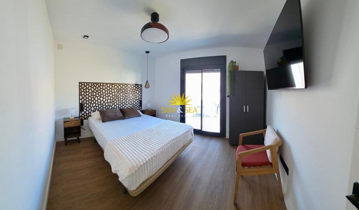 3 Zimmer Apartment zu vermieten in Torrevieja mit Pool - 2.200 € (Ref: 10009757)