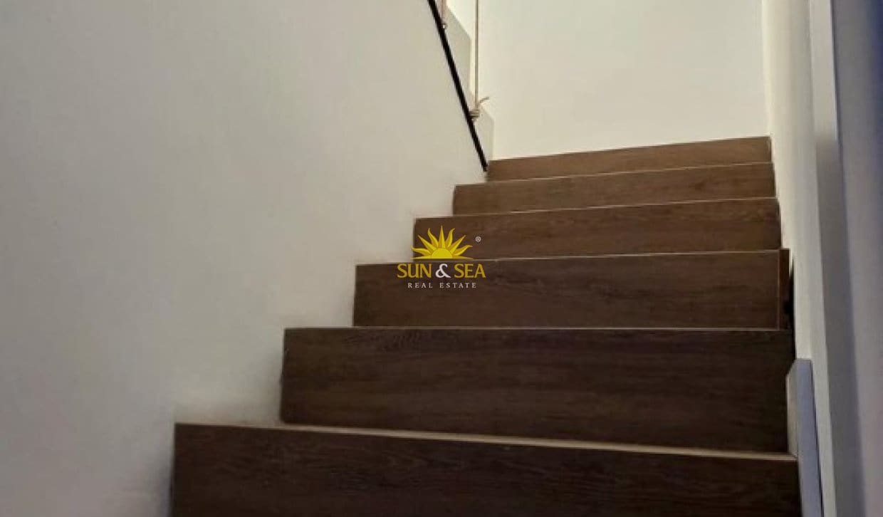 3 Zimmer Apartment zu vermieten in Torrevieja mit Pool - 2.200 € (Ref: 10009757)