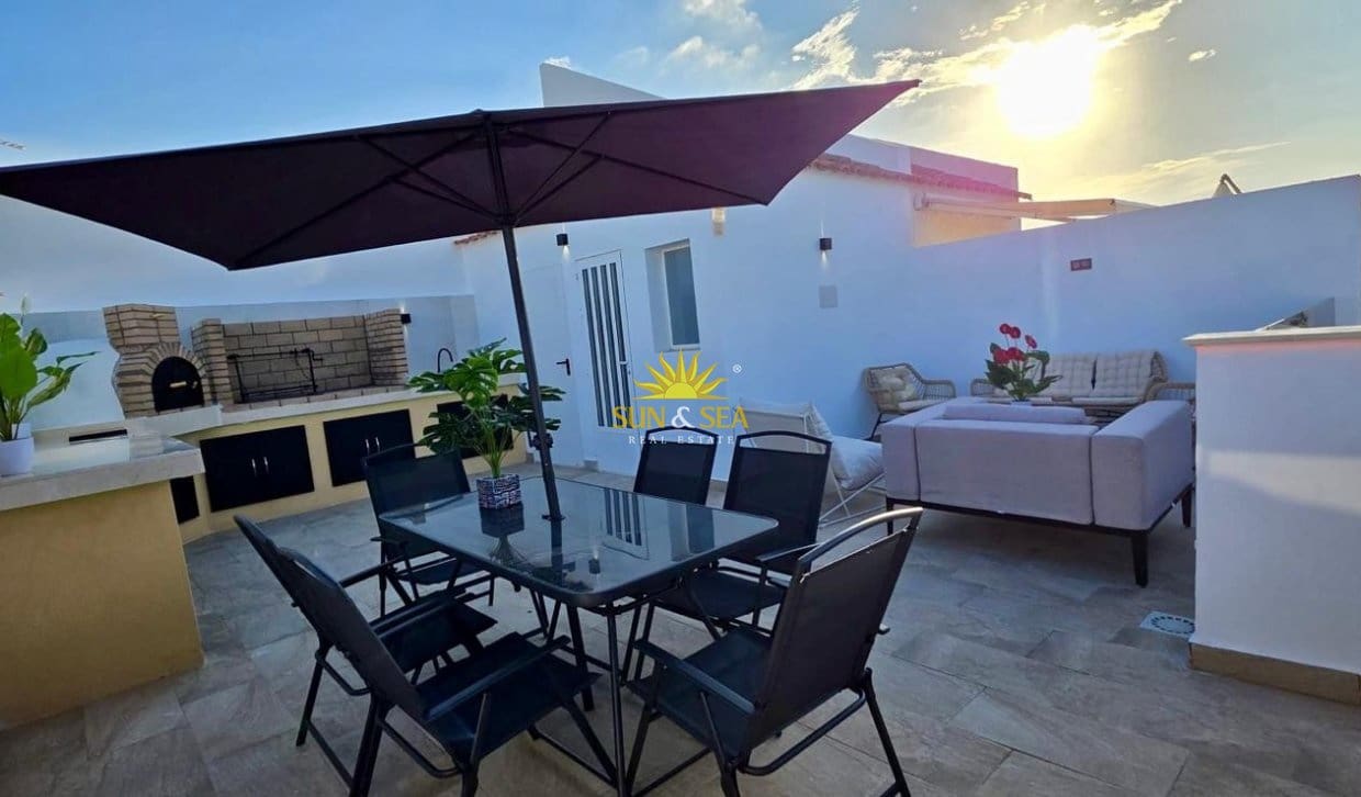 3 Zimmer Apartment zu vermieten in Torrevieja mit Pool - 2.200 € (Ref: 10009757)