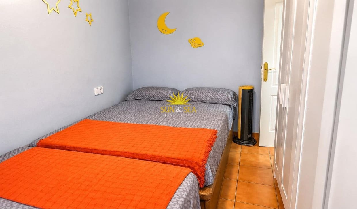 2 soveværelse Lejlighed til salg i Torrevieja - € 159.990 (Ref: 10009758)