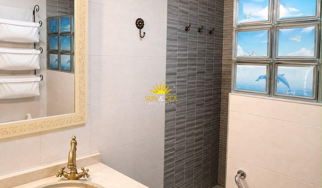 2 soveværelse Lejlighed til salg i Torrevieja - € 159.990 (Ref: 10009758)