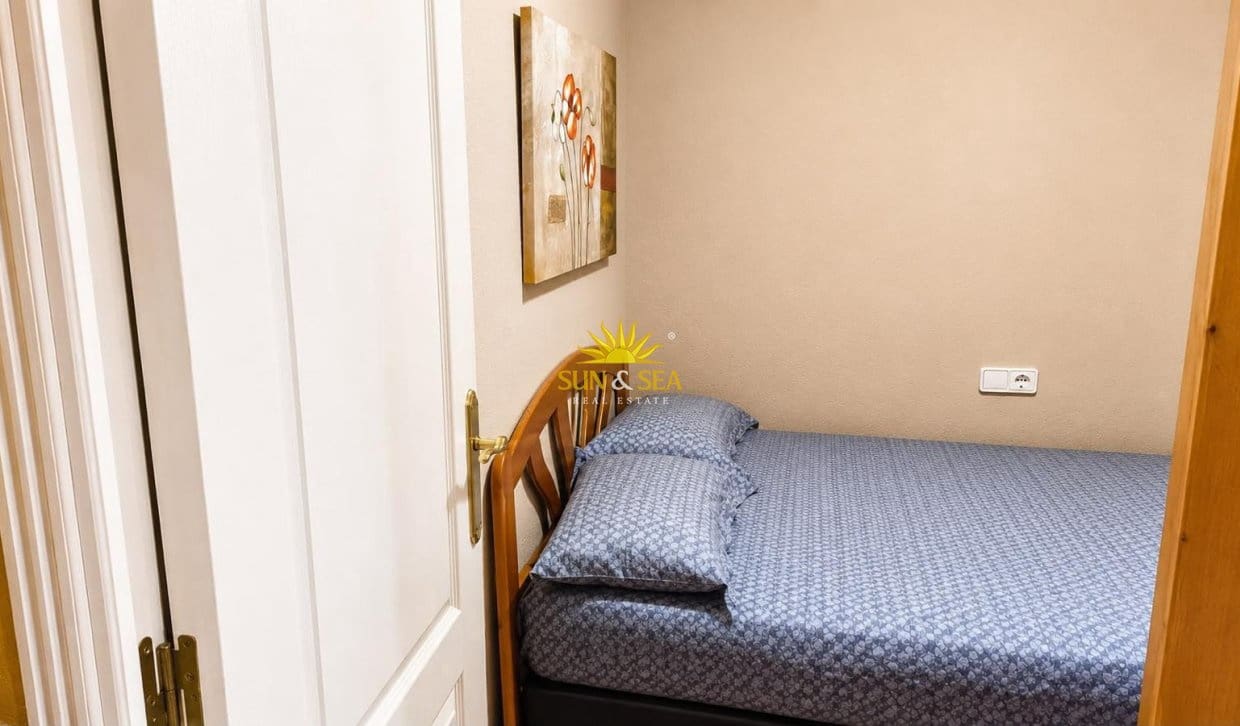 2 soveværelse Lejlighed til salg i Torrevieja - € 159.990 (Ref: 10009758)