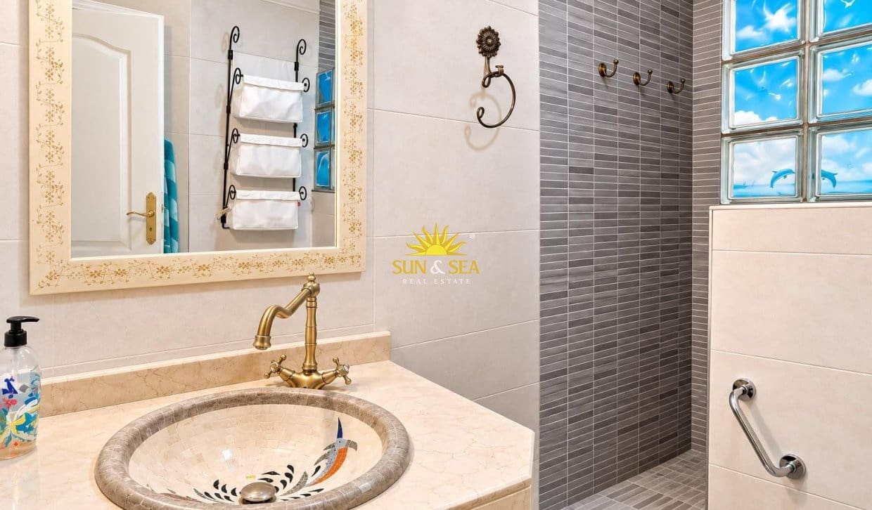 2 soveværelse Lejlighed til salg i Torrevieja - € 159.990 (Ref: 10009758)