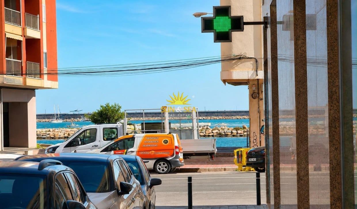 2 soveværelse Lejlighed til salg i Torrevieja - € 159.990 (Ref: 10009758)