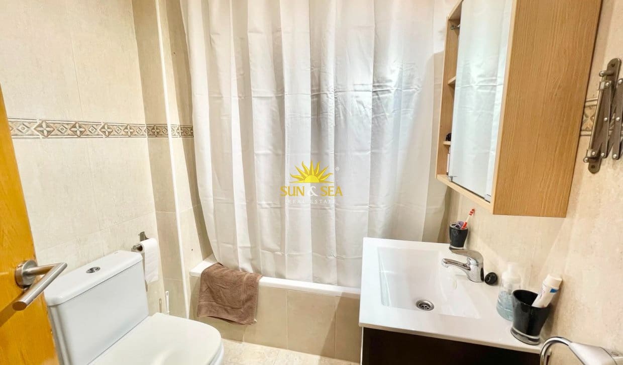 2 slaapkamer Appartement voor vakantieverhuur in Pilar de la Horadada met garage - € 800 (Ref: 10009848)