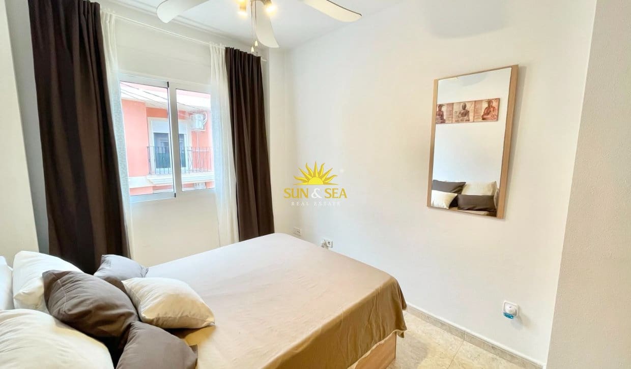 2 slaapkamer Appartement voor vakantieverhuur in Pilar de la Horadada met garage - € 800 (Ref: 10009848)