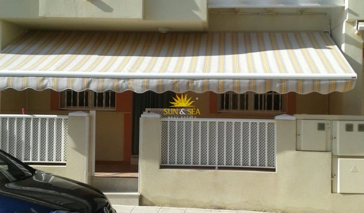 2 bedroom Townhouse for holiday rental in Torre de la Horadada - € 800 (Ref: 10009851)