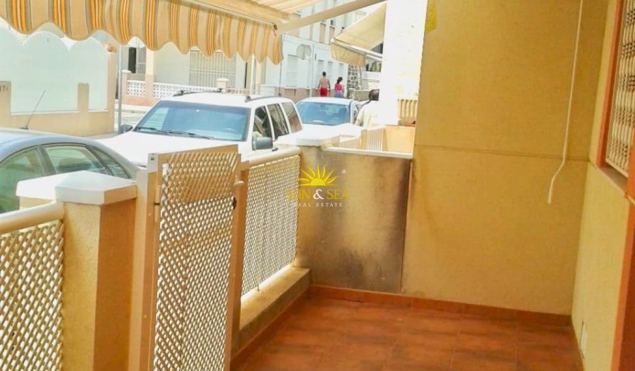 2 bedroom Townhouse for holiday rental in Torre de la Horadada - € 800 (Ref: 10009851)