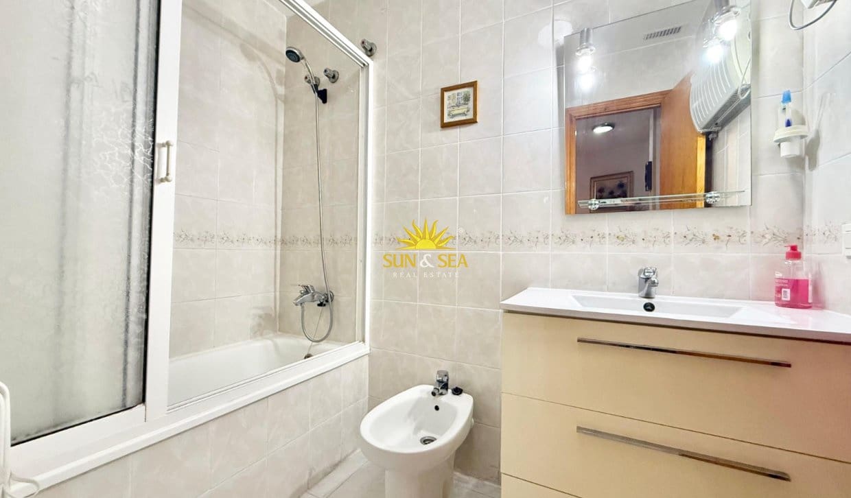 1 sypialnia Apartament do wynajęcia w Torrevieja - 750 € (Ref: 10012284)