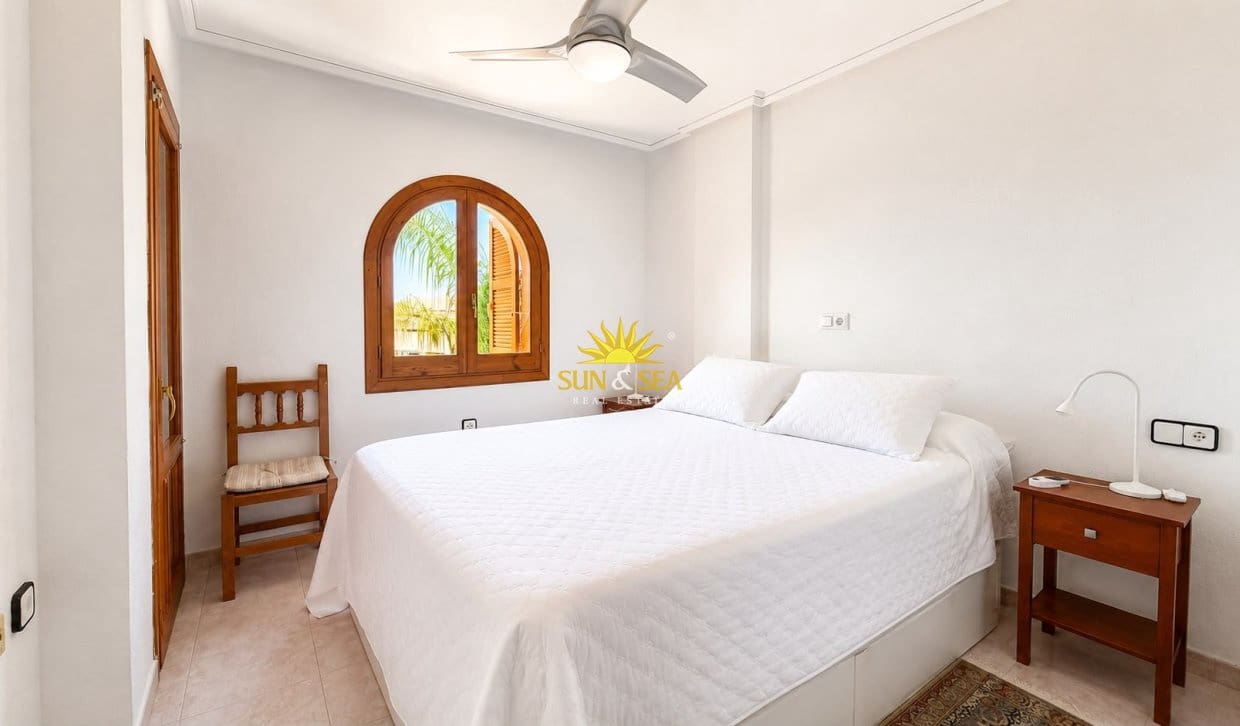 2 Zimmer Apartment zu vermieten in Torre del Moro mit Pool - 900 € (Ref: 10012620)