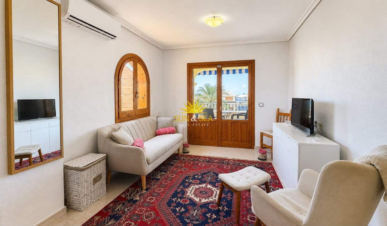 2 Zimmer Apartment zu vermieten in Torre del Moro mit Pool - 900 € (Ref: 10012620)