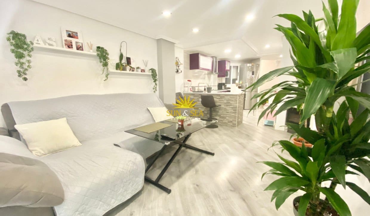 3 sovrum Lägenhet att hyra i Alicante stad - 1 100 € (Ref: 10014135)