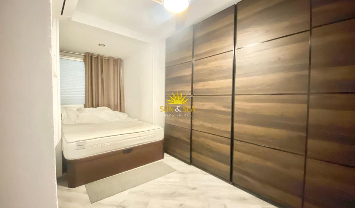 3 sovrum Lägenhet att hyra i Alicante stad - 1 100 € (Ref: 10014135)