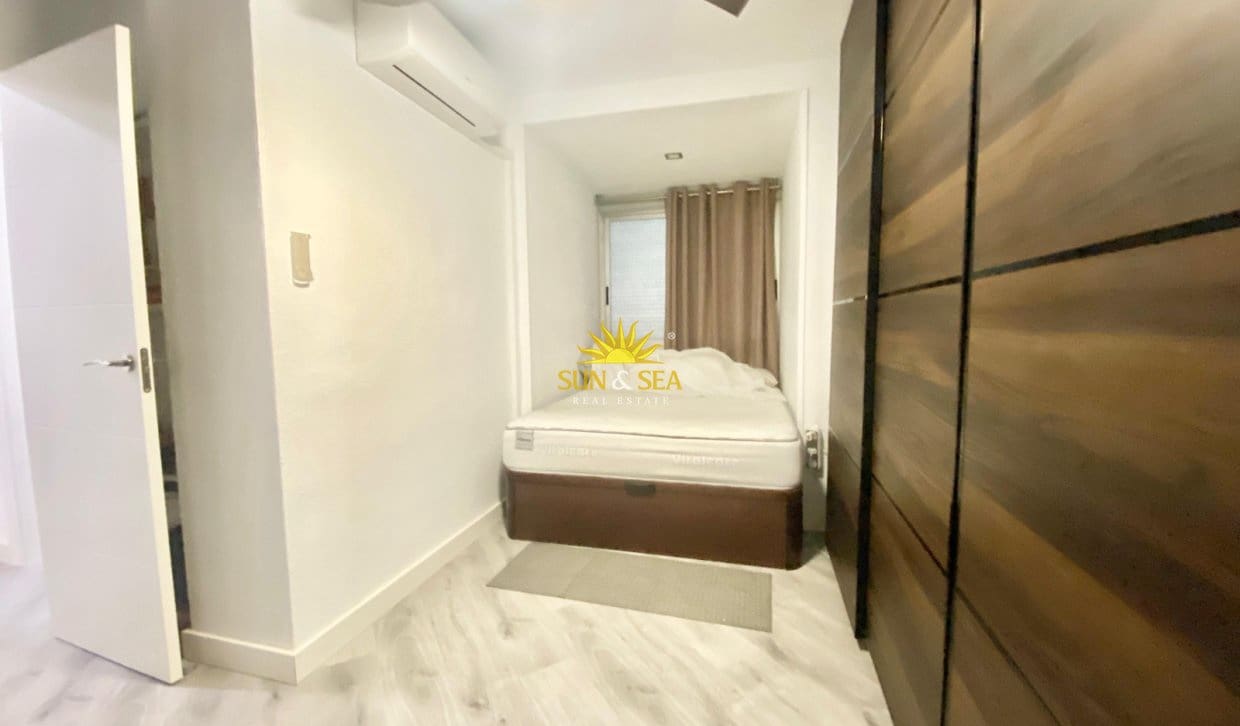 3 sovrum Lägenhet att hyra i Alicante stad - 1 100 € (Ref: 10014135)