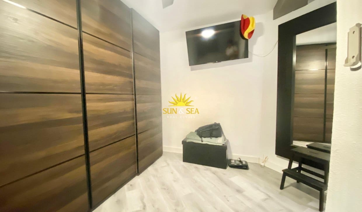3 sovrum Lägenhet att hyra i Alicante stad - 1 100 € (Ref: 10014135)