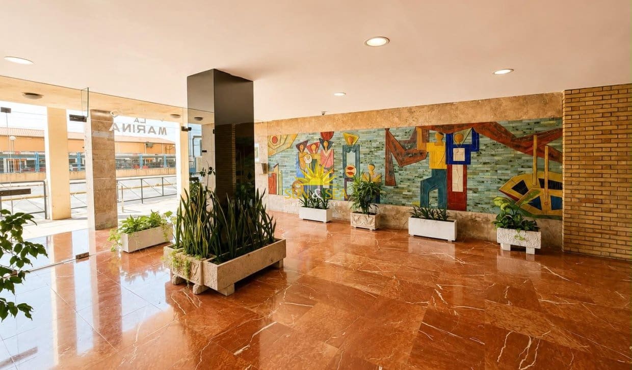 Apartamento de 2 habitaciones en Alicante / Alacant ciudad en venta con garaje - 330.000 € (Ref: 10014793)