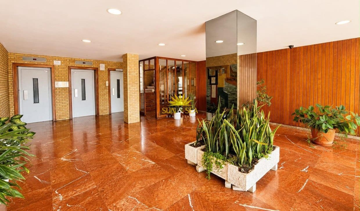 Apartamento de 2 habitaciones en Alicante / Alacant ciudad en venta con garaje - 330.000 € (Ref: 10014793)
