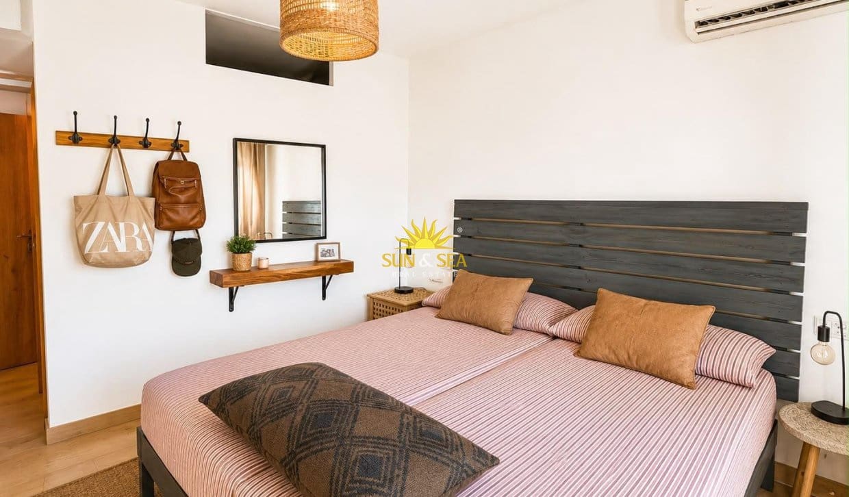 Apartamento de 2 habitaciones en Alicante / Alacant ciudad en venta con garaje - 330.000 € (Ref: 10014793)