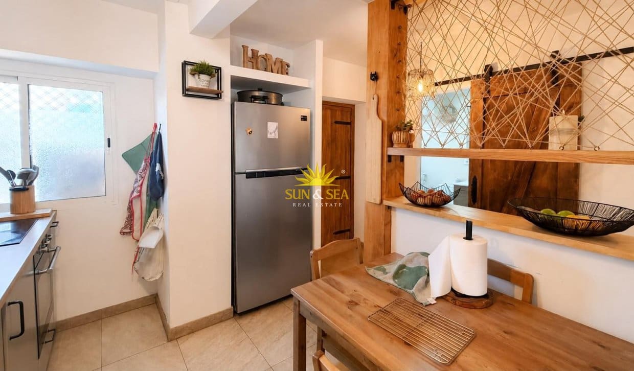 Apartamento de 2 habitaciones en Alicante / Alacant ciudad en venta con garaje - 330.000 € (Ref: 10014793)