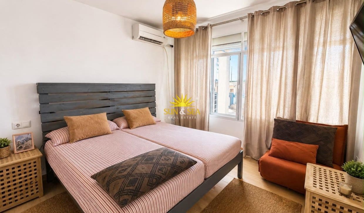 Apartamento de 2 habitaciones en Alicante / Alacant ciudad en venta con garaje - 330.000 € (Ref: 10014793)