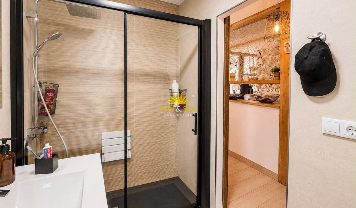 Apartamento de 2 habitaciones en Alicante / Alacant ciudad en venta con garaje - 330.000 € (Ref: 10014793)