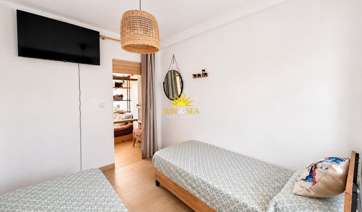 Apartamento de 2 habitaciones en Alicante / Alacant ciudad en venta con garaje - 330.000 € (Ref: 10014793)