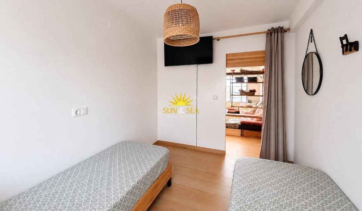 Apartamento de 2 habitaciones en Alicante / Alacant ciudad en venta con garaje - 330.000 € (Ref: 10014793)
