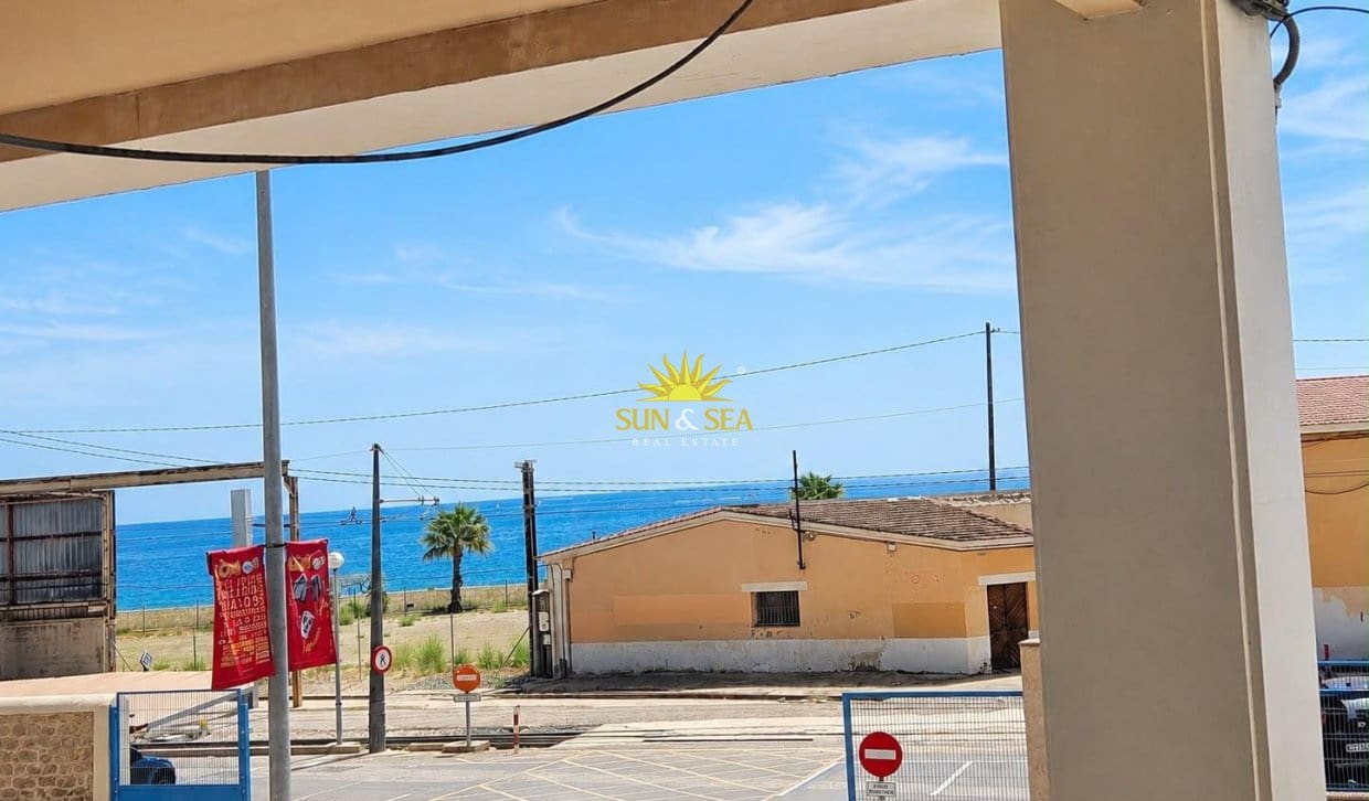 Apartamento de 2 habitaciones en Alicante / Alacant ciudad en venta con garaje - 330.000 € (Ref: 10014793)