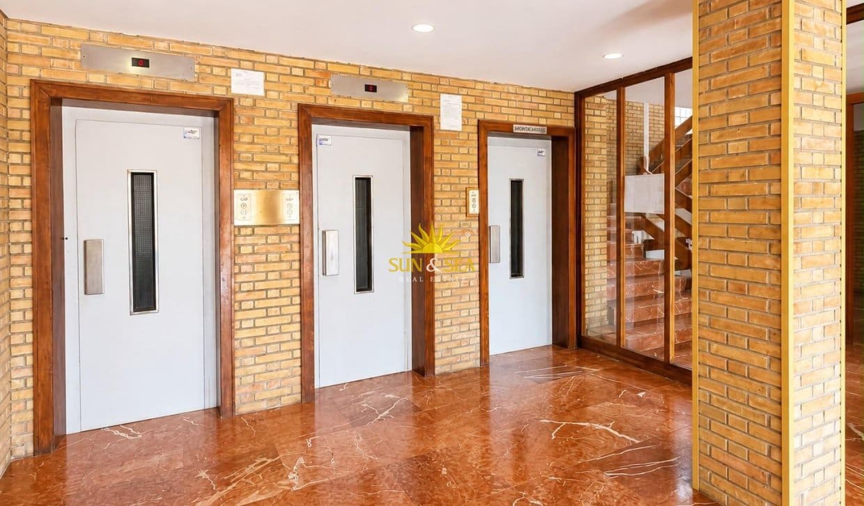 Apartamento de 2 habitaciones en Alicante / Alacant ciudad en venta con garaje - 330.000 € (Ref: 10014793)