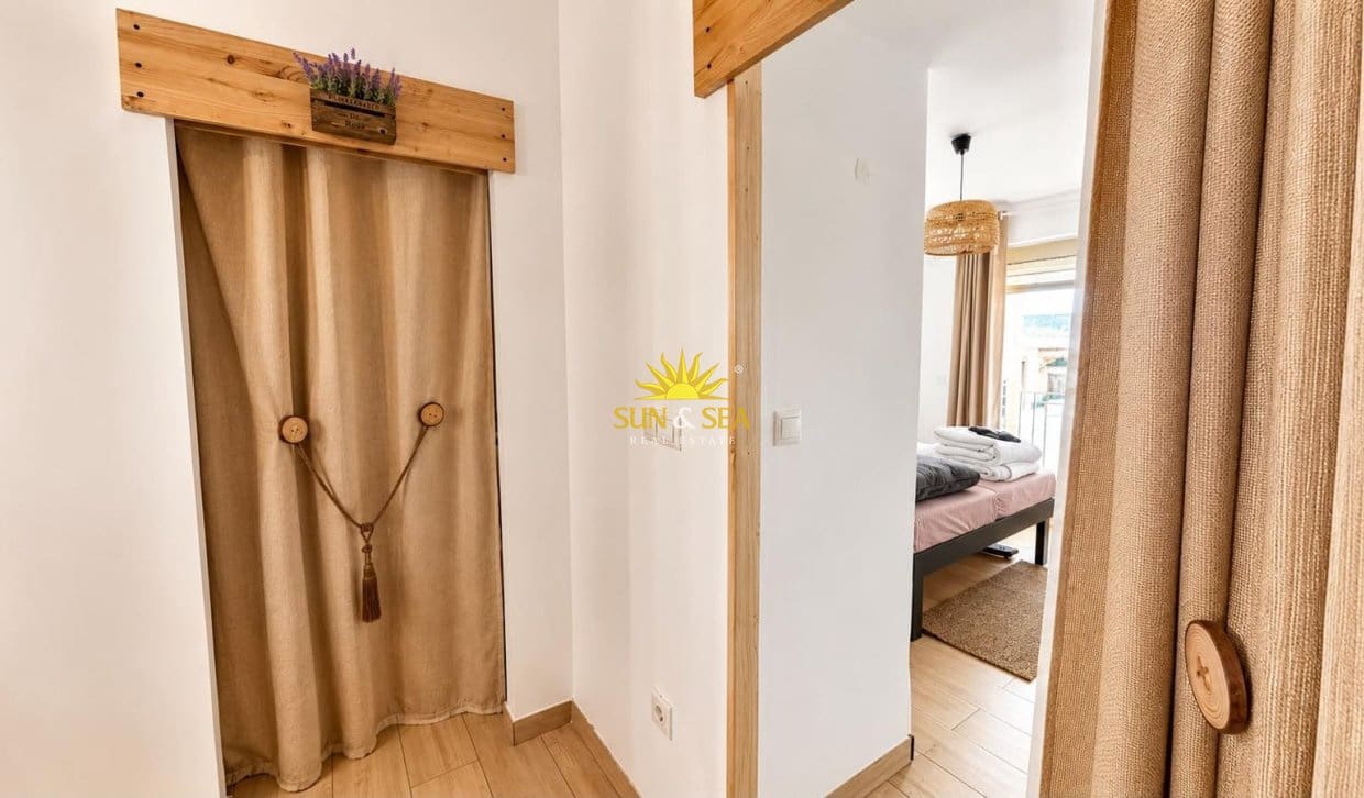 Apartamento de 2 habitaciones en Alicante / Alacant ciudad en venta con garaje - 330.000 € (Ref: 10014793)