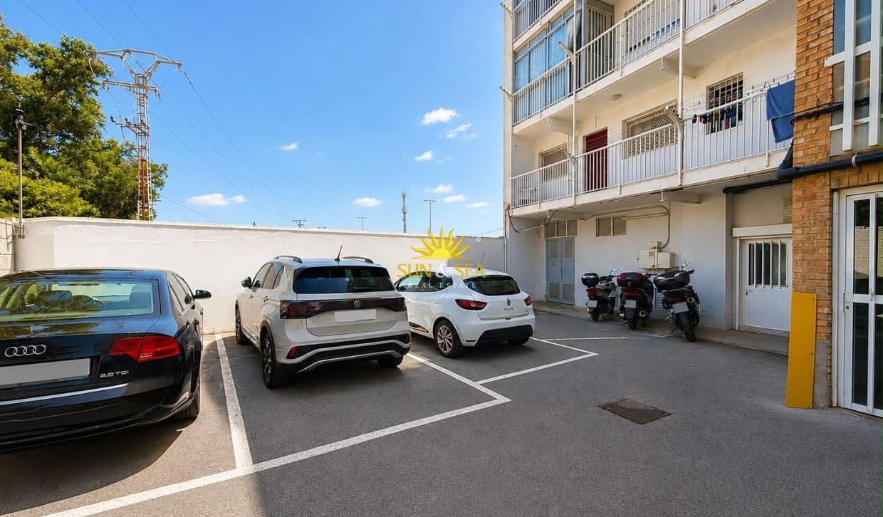 Apartamento de 2 habitaciones en Alicante / Alacant ciudad en venta con garaje - 330.000 € (Ref: 10014793)