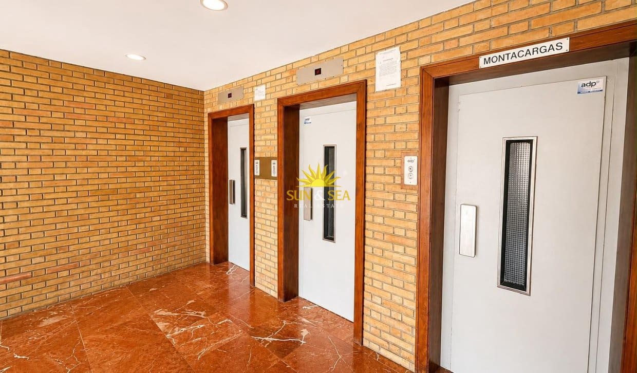 Apartamento de 2 habitaciones en Alicante / Alacant ciudad en venta con garaje - 330.000 € (Ref: 10014793)