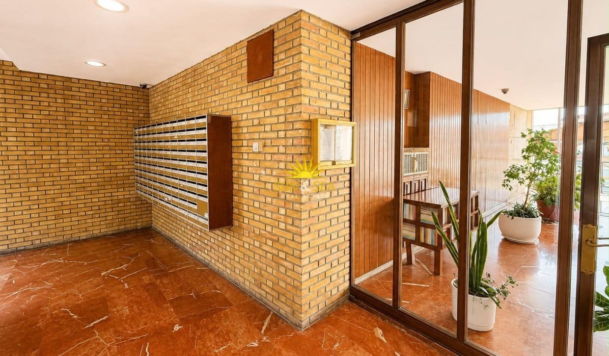 Apartamento de 2 habitaciones en Alicante / Alacant ciudad en venta con garaje - 330.000 € (Ref: 10014793)