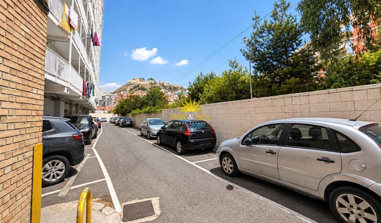 Apartamento de 2 habitaciones en Alicante / Alacant ciudad en venta con garaje - 330.000 € (Ref: 10014793)