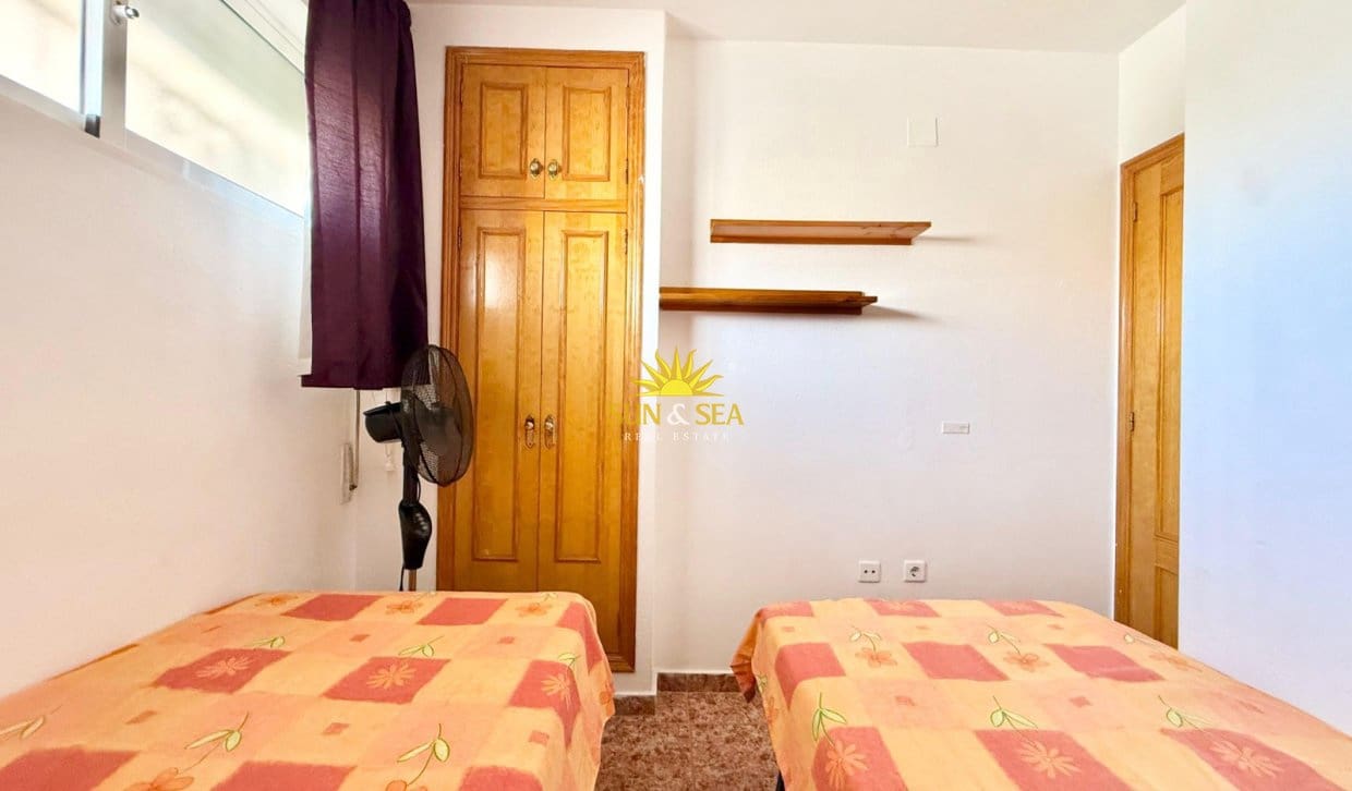 2 makuuhuone Huoneisto vuokrattavana paikassa Torrevieja mukana uima-altaan - 850 € (Ref: 10014794)