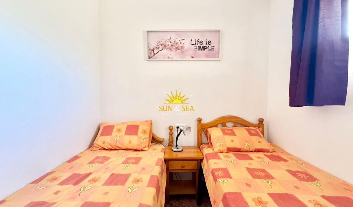 2 makuuhuone Huoneisto vuokrattavana paikassa Torrevieja mukana uima-altaan - 850 € (Ref: 10014794)