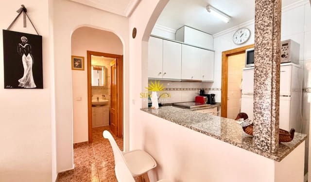 2 slaapkamer Appartement te huur in Centro, Torrevieja met zwembad - € 850 (Ref: 10014794)