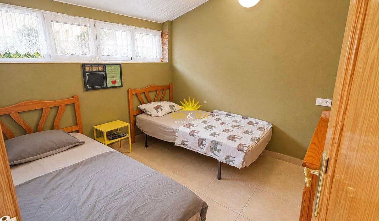 2 bedroom Townhouse for sale in Torrevieja - € 129,990 (Ref: 10016771)