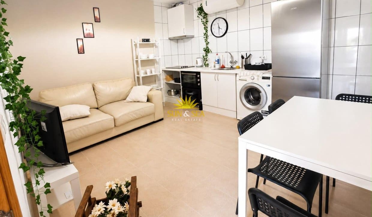 2 bedroom Townhouse for sale in Torrevieja - € 129,990 (Ref: 10016771)