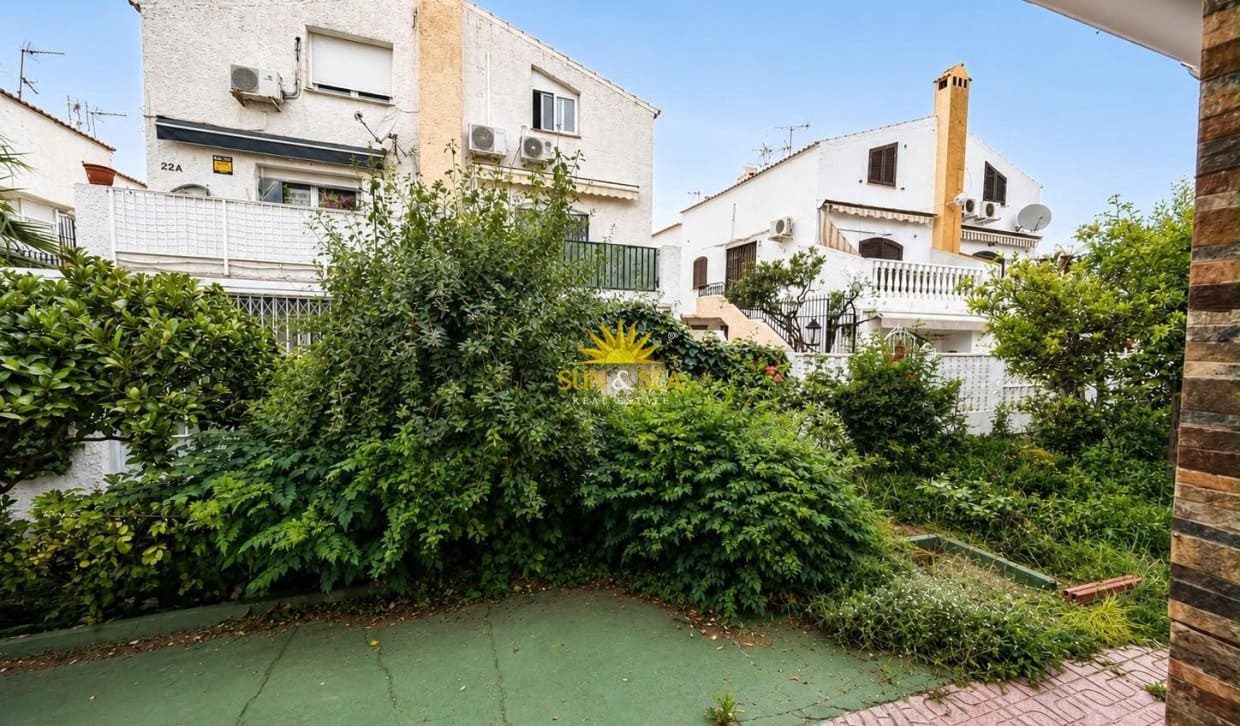 2 bedroom Townhouse for sale in Torrevieja - € 129,990 (Ref: 10016771)