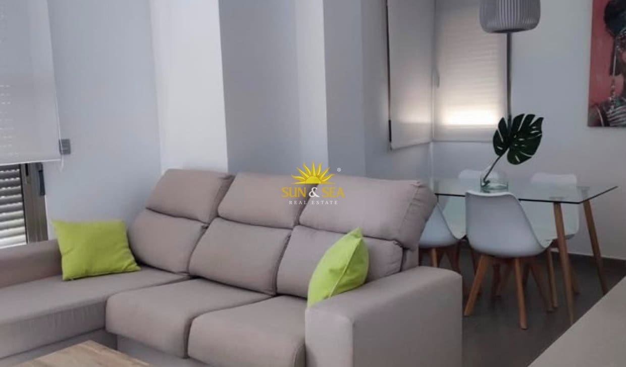   2 soveværelse   ferieLejlighed i Guardamar del Segura     - € 950 (Ref: 10016829)