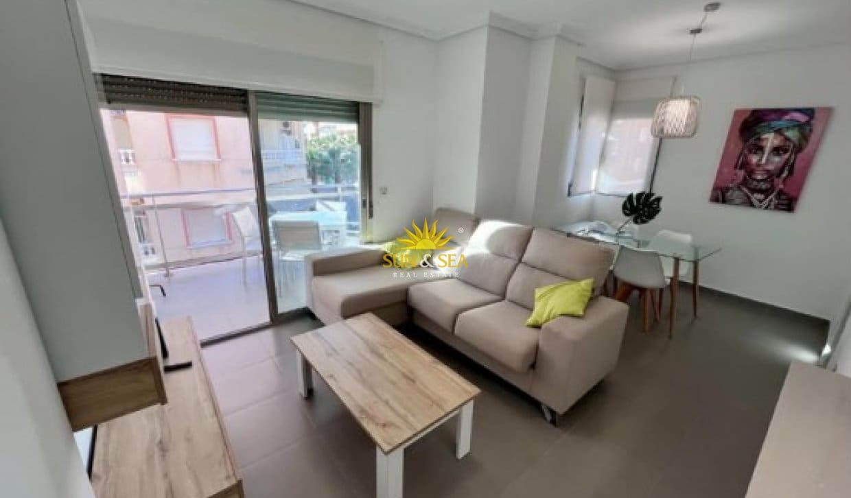   2 soveværelse   ferieLejlighed i Guardamar del Segura     - € 950 (Ref: 10016829)