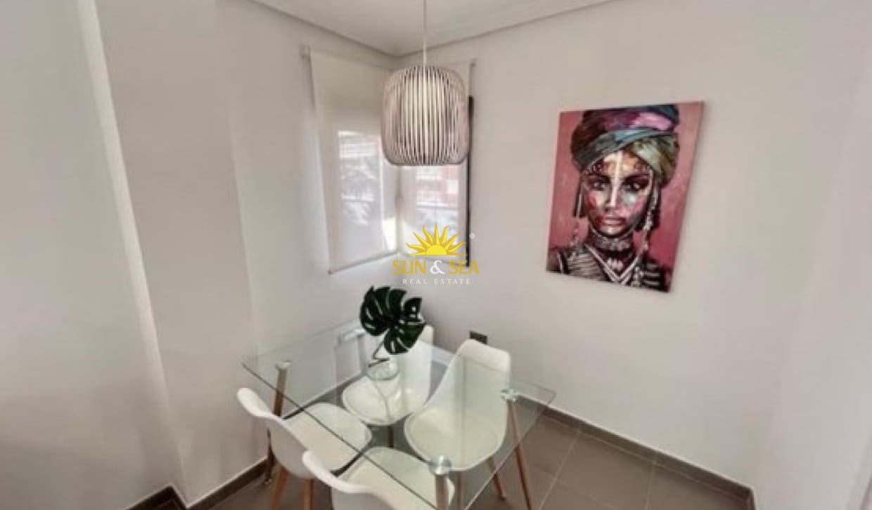   2 soveværelse   ferieLejlighed i Guardamar del Segura     - € 950 (Ref: 10016829)