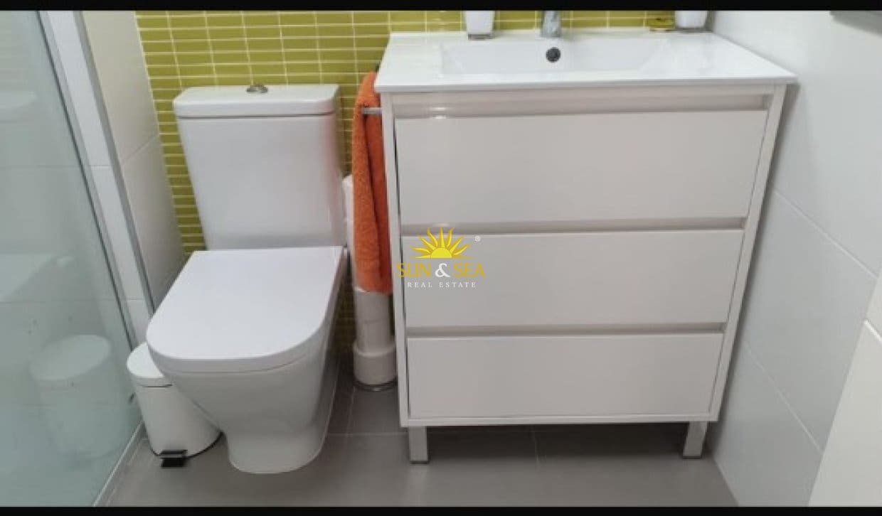   2 soveværelse   ferieLejlighed i Guardamar del Segura     - € 950 (Ref: 10016829)