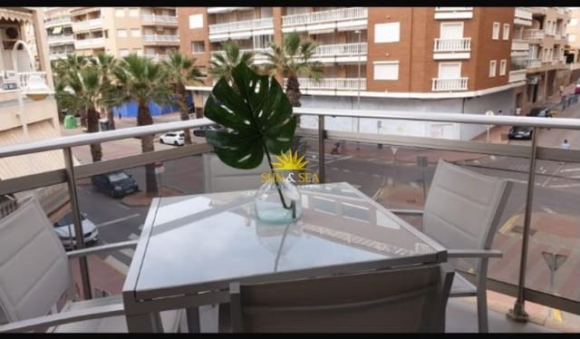   2 soveværelse   ferieLejlighed i Guardamar Playa, Guardamar del Segura   - € 950 (Ref: 10016829)