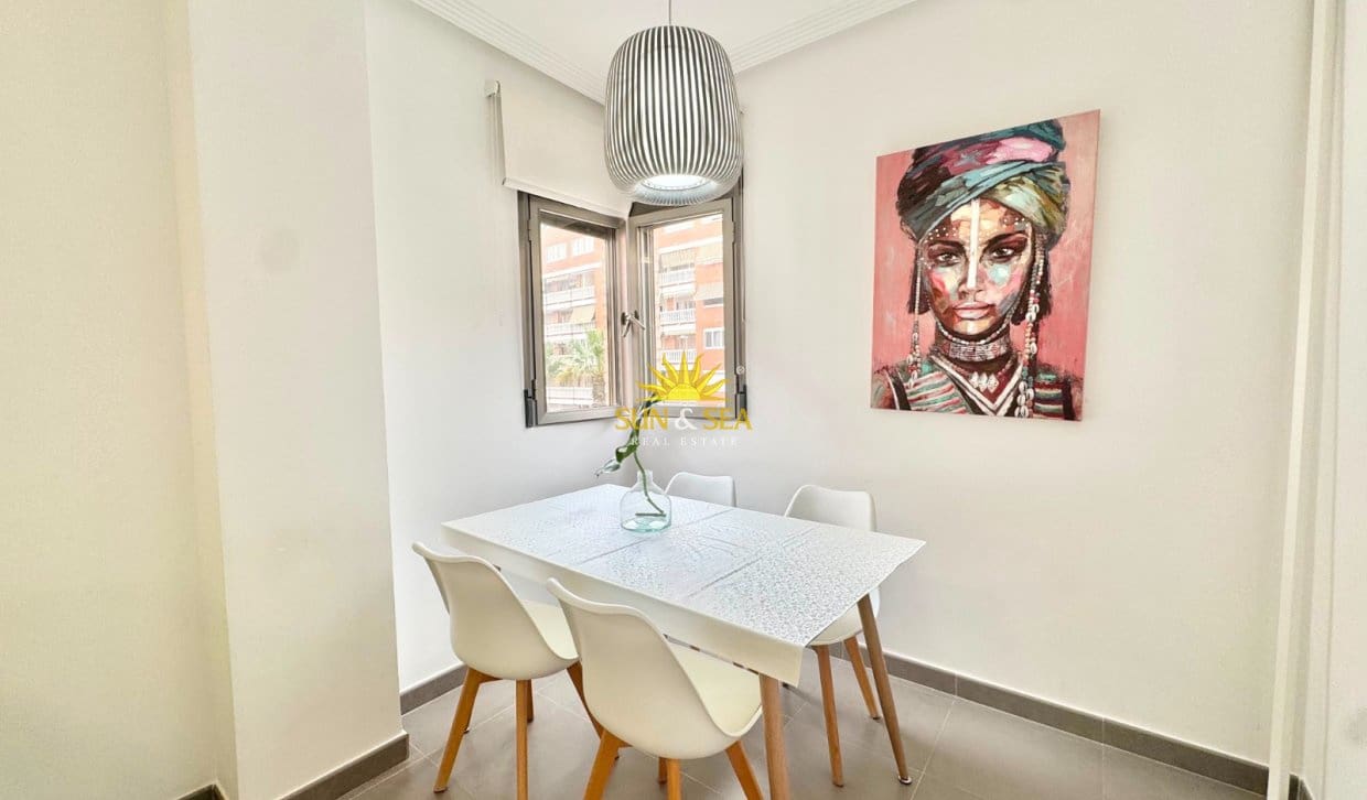 2 slaapkamer Appartement voor vakantieverhuur in Guardamar del Segura - € 950 (Ref: 10016829)