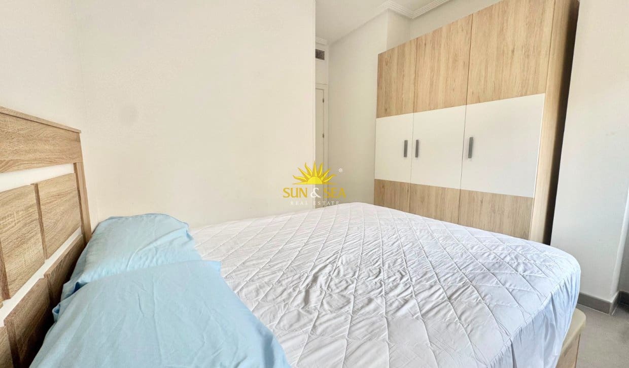 2 slaapkamer Appartement voor vakantieverhuur in Guardamar del Segura - € 950 (Ref: 10016829)