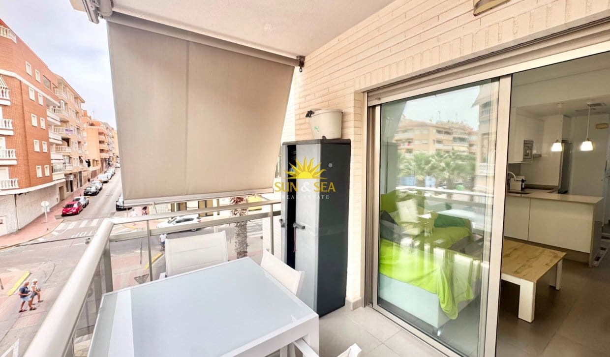 2 slaapkamer Appartement voor vakantieverhuur in Guardamar del Segura - € 950 (Ref: 10016829)