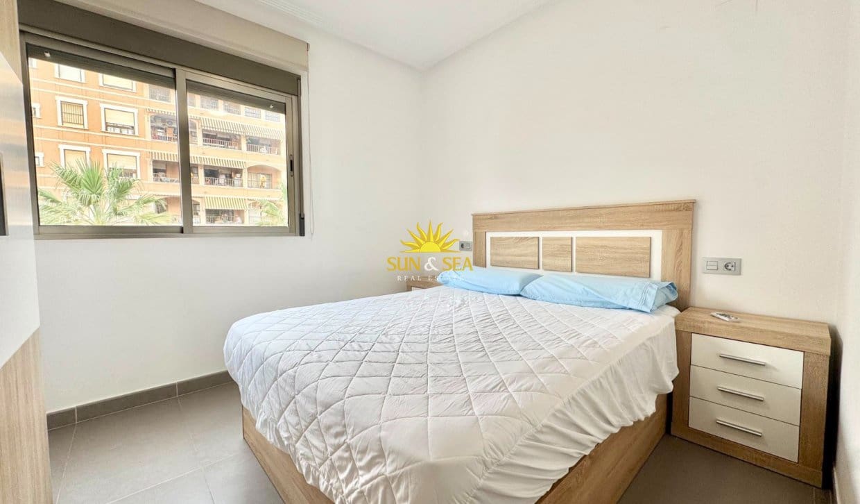 2 slaapkamer Appartement voor vakantieverhuur in Guardamar del Segura - € 950 (Ref: 10016829)